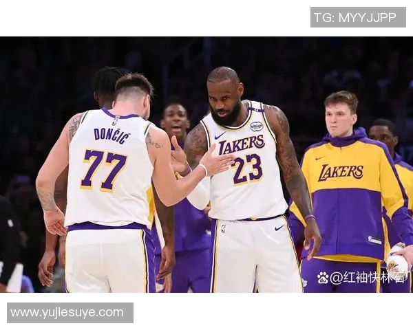 十年湖人与雷霆季后赛对决回顾精彩瞬间与历史意义分析